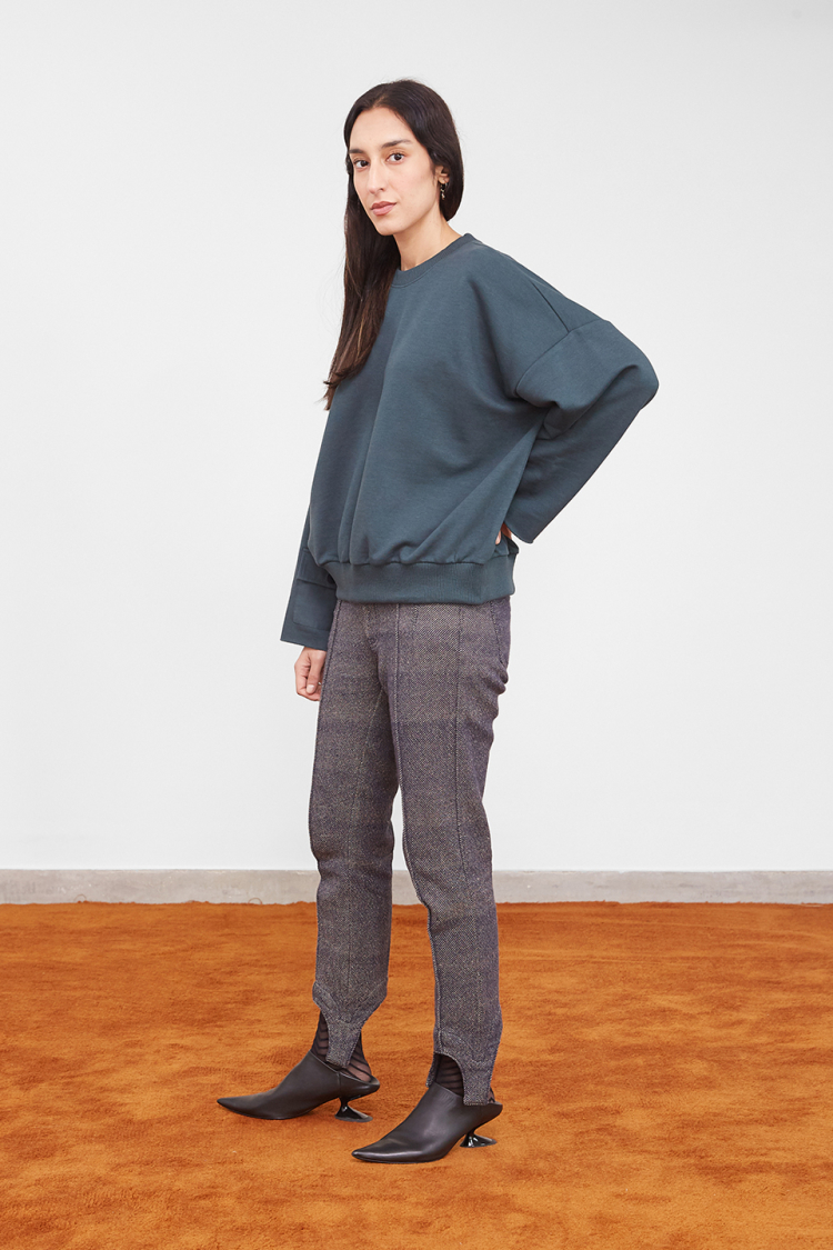 Bhaane nightgreen aisle seat sweatshirt