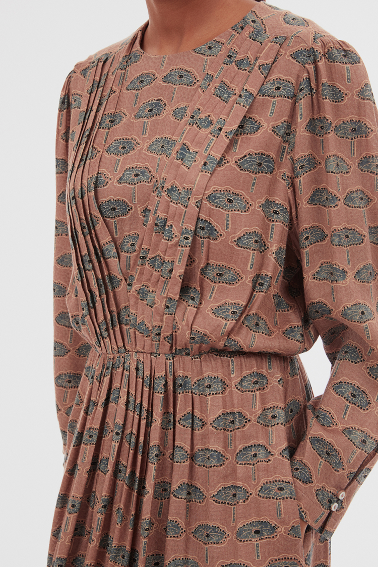 Bhaane puritsu neat midi dress
